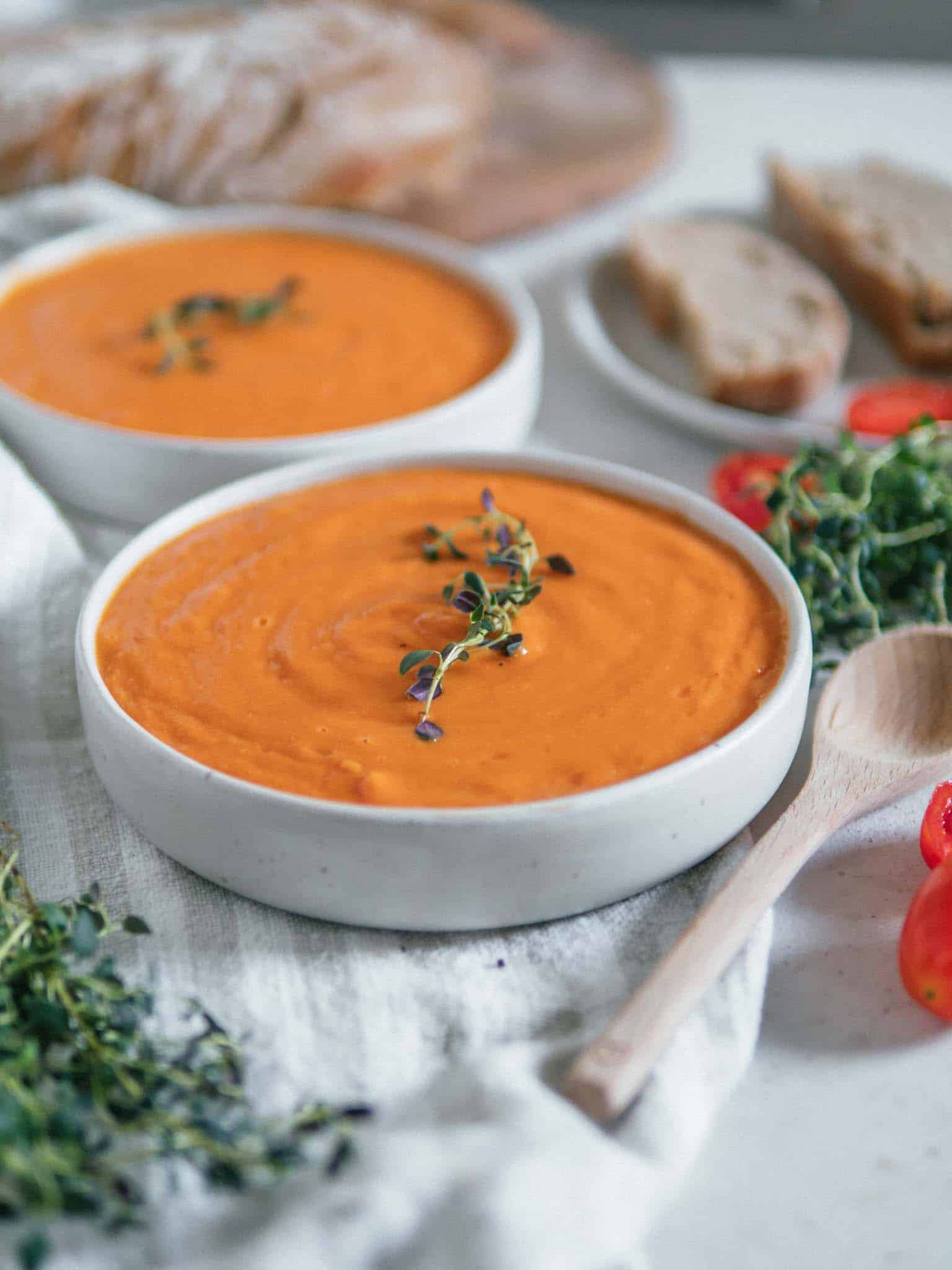 Cremige Tomatensuppe mit weißen Bohnen | Plantpower Nutrition